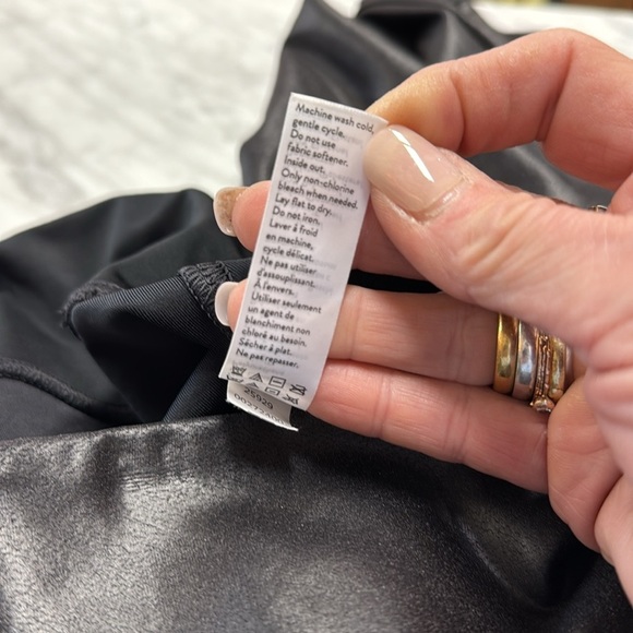 Spanx Faux Leather Look Leggings Size M - Picture 9 of 10